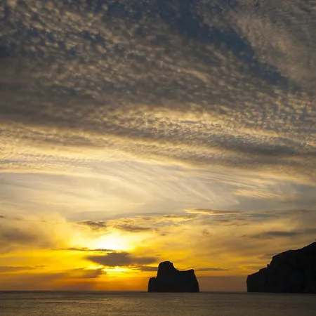 Sardinia Hostal *